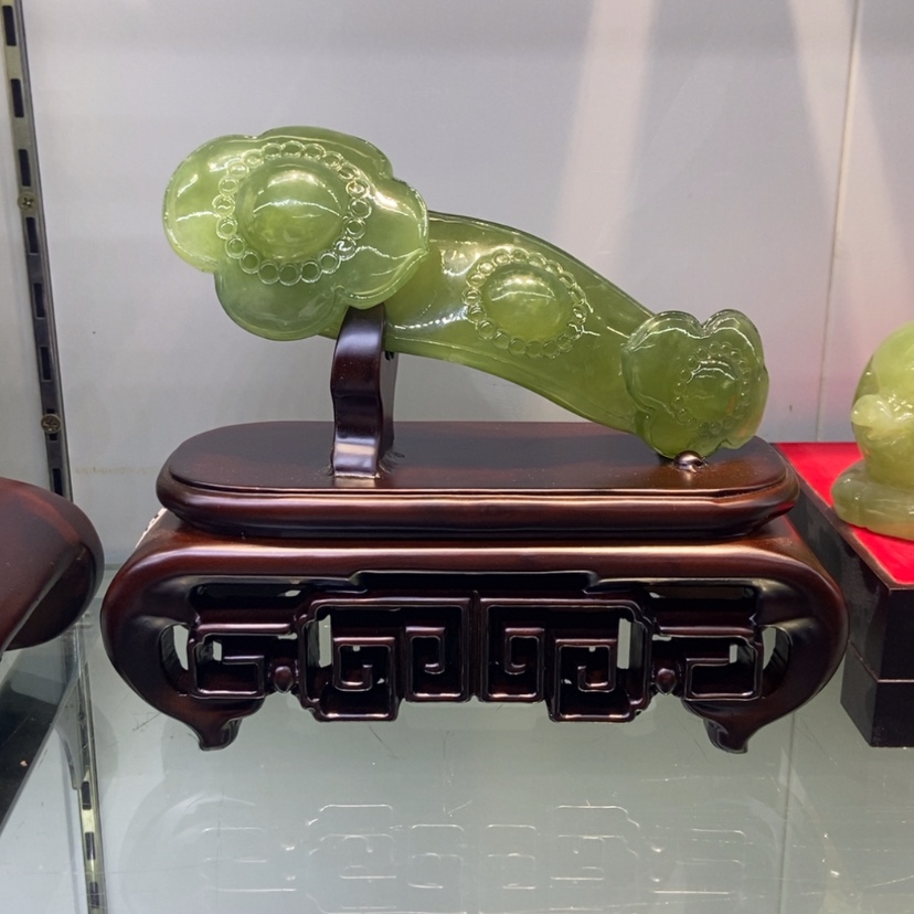 【闪购商品】未镶嵌蛇纹石玉（覆膜）珠宝奇石