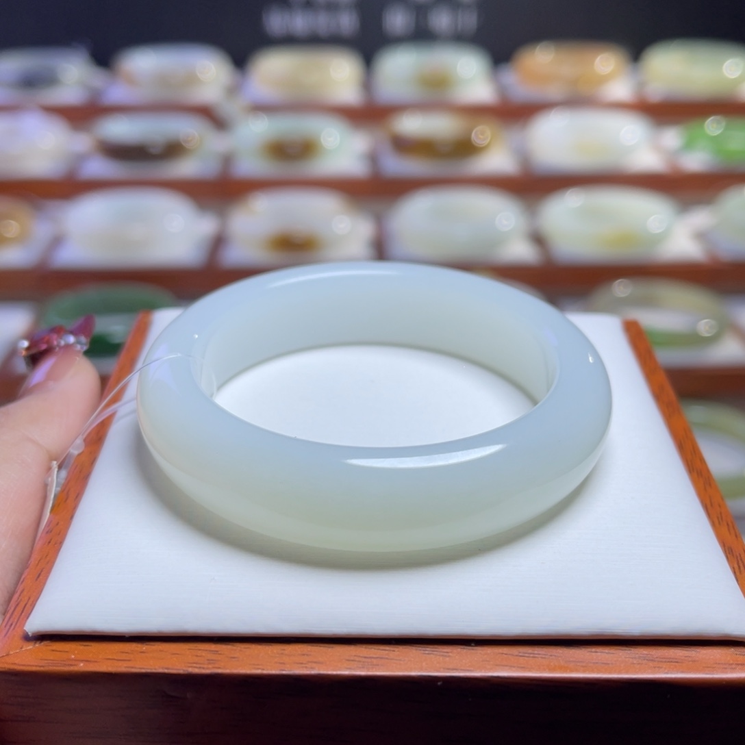 【闪购商品】和田玉手镯未镶嵌