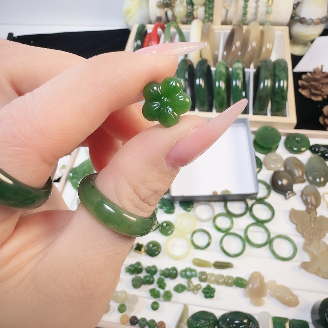 用***9和田玉（碧玉）未镶嵌珠宝半成品