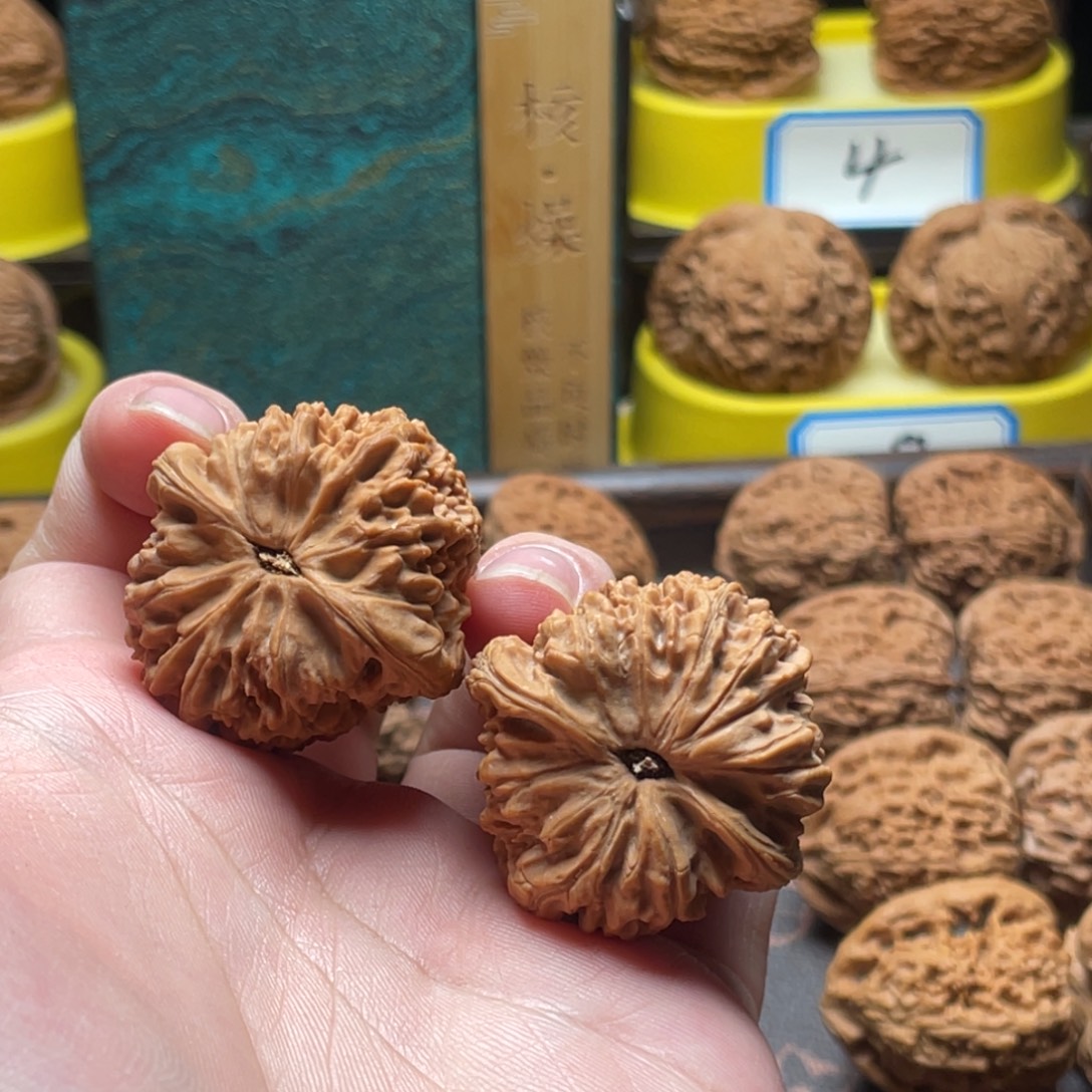 文玩核桃吊坠南疆石