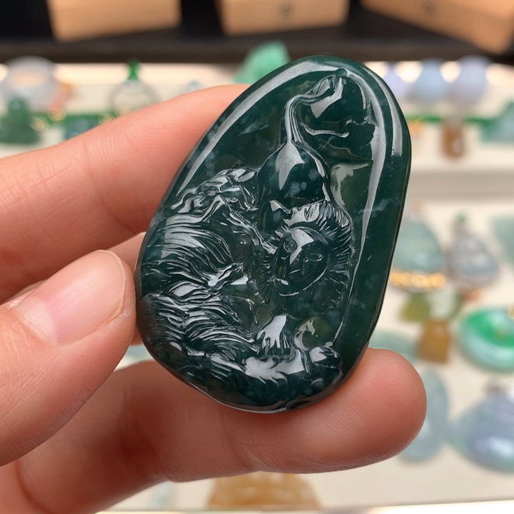 翡翠未镶嵌挂件危地马拉