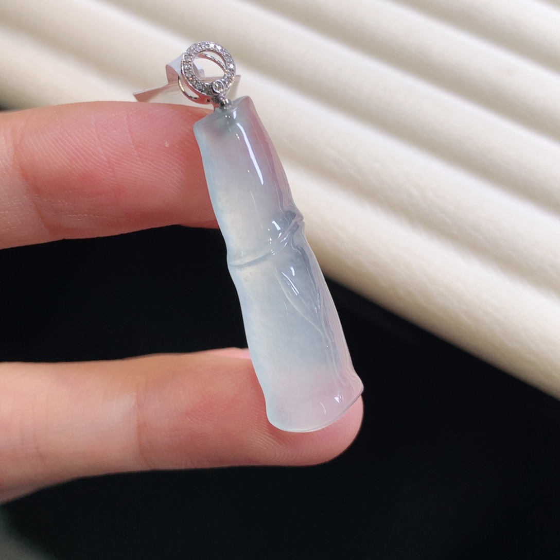 翡翠颈饰18K金镶嵌竹节