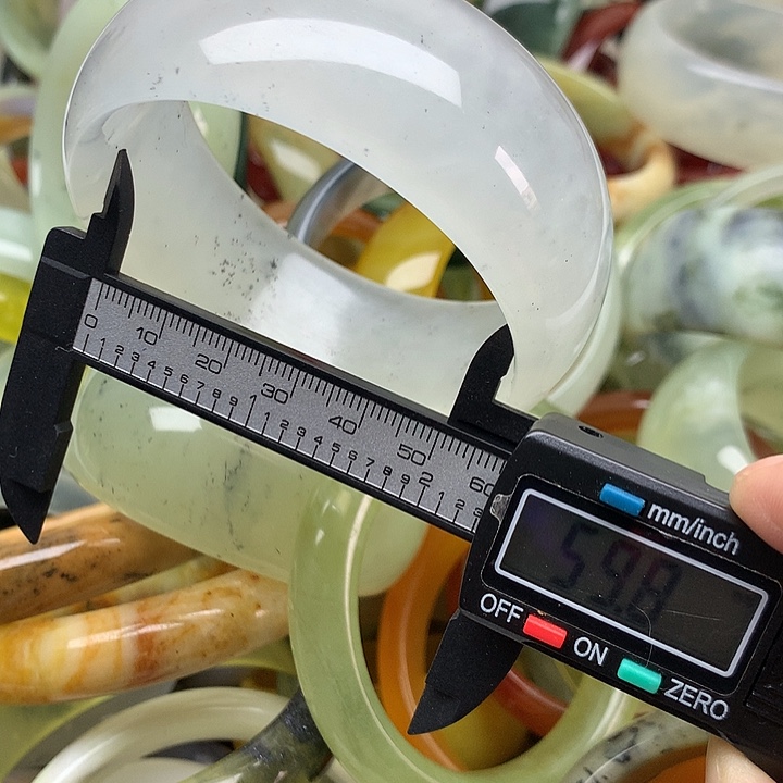 蛇纹石玉合金颈饰