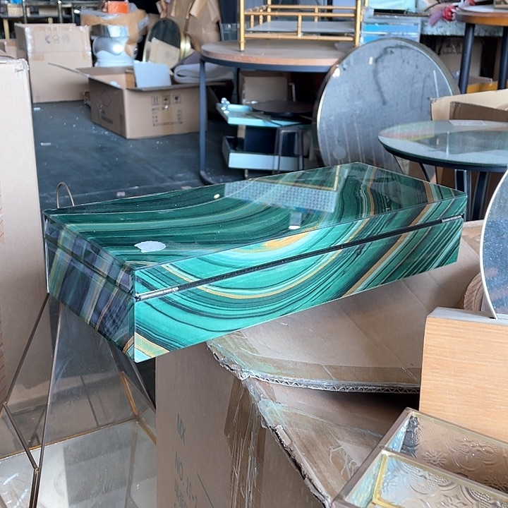 放****翔陶瓷花瓶，仿真绿植。