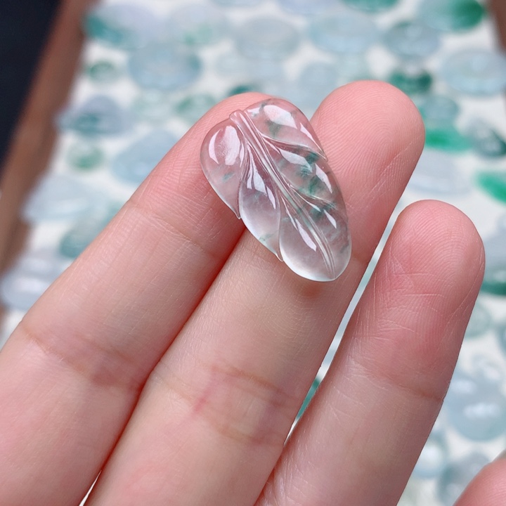 翡翠未镶嵌颈饰高冰飘花叶子