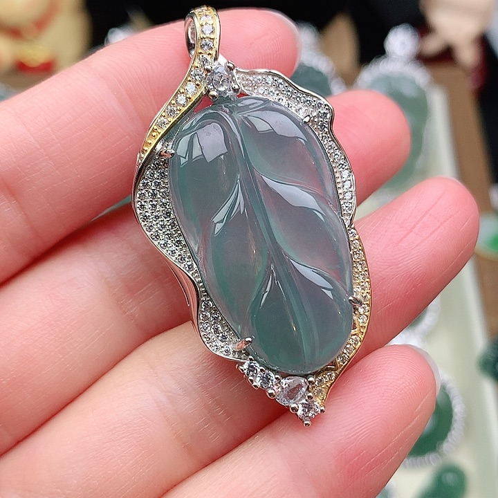 颈饰银S925镶嵌翡翠吊坠