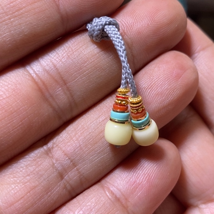 蜜蜡裸石未镶嵌配饰