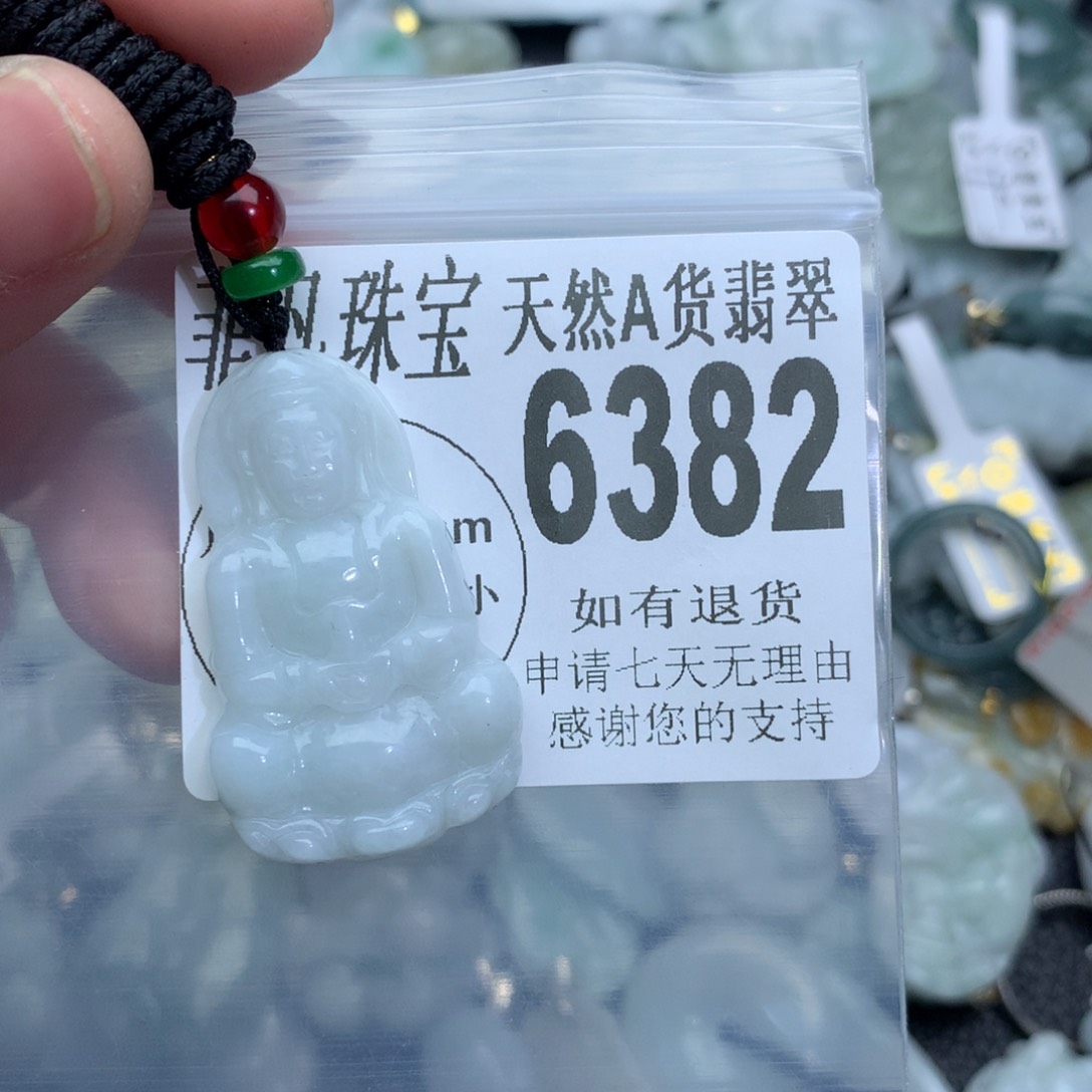 翡翠颈饰未镶嵌6382。