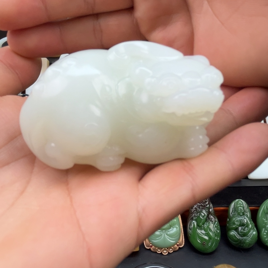 和田玉未镶嵌手镯