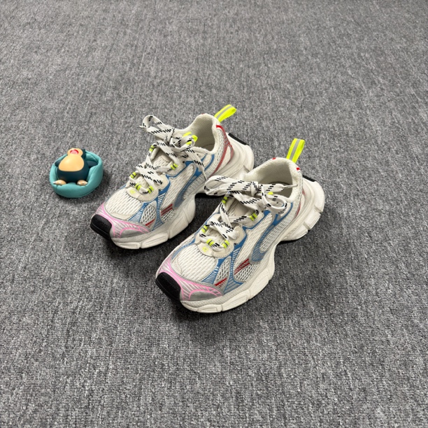 95新 Balenciaga/巴黎世家 白红蓝色3XL休闲鞋/42码/非原装鞋垫