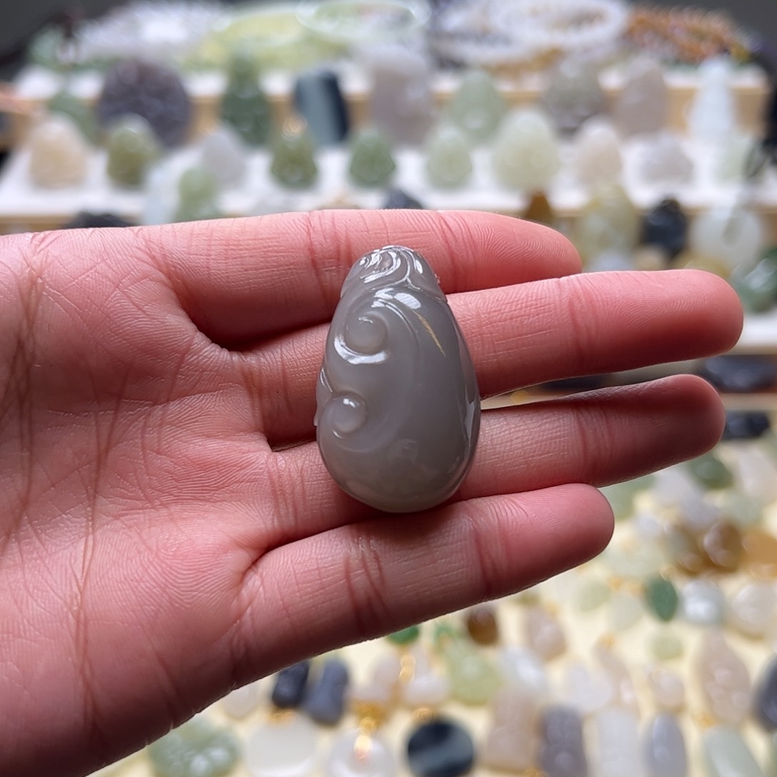 和田玉吊坠(赠链)未镶嵌知***…