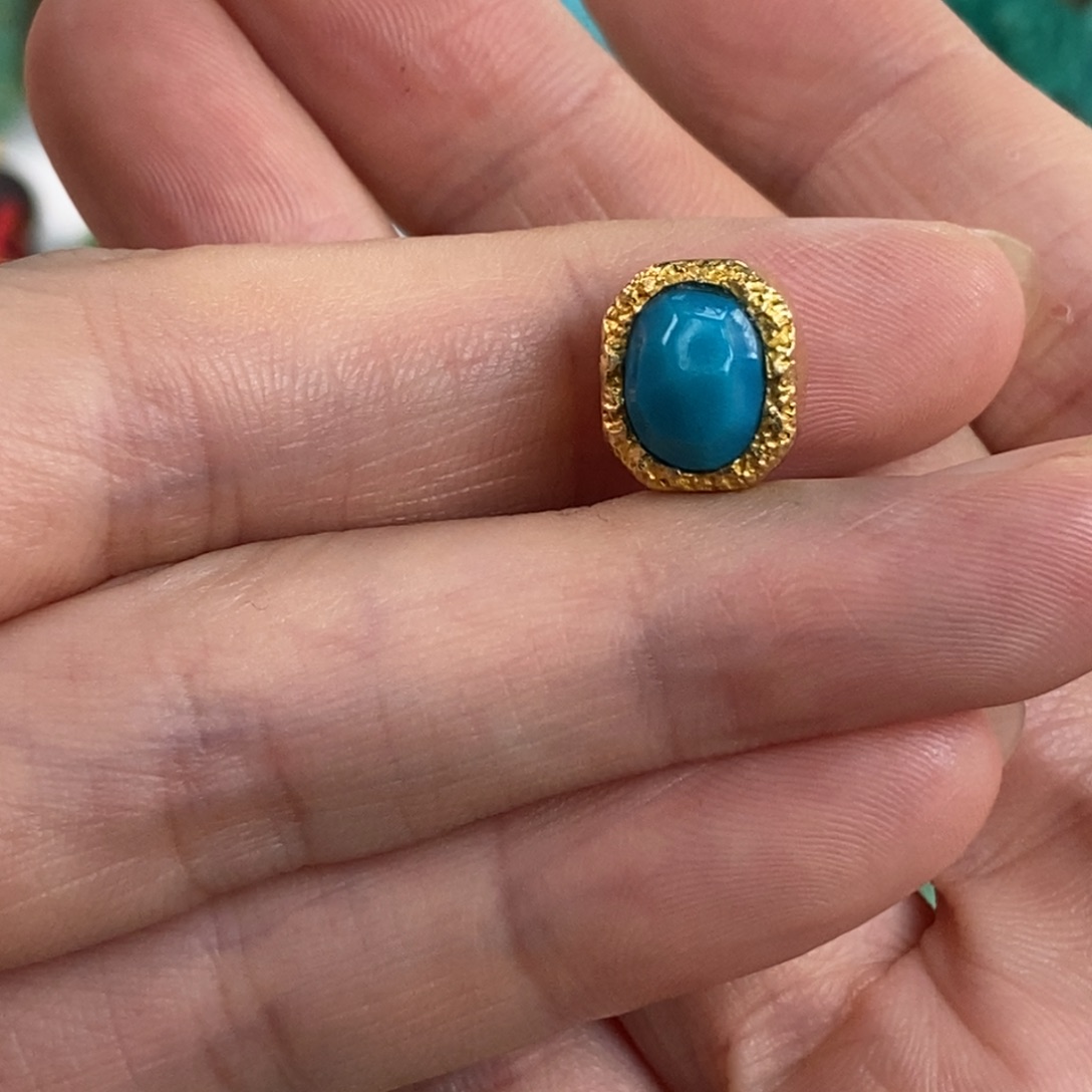 未镶嵌绿松石。无相背云