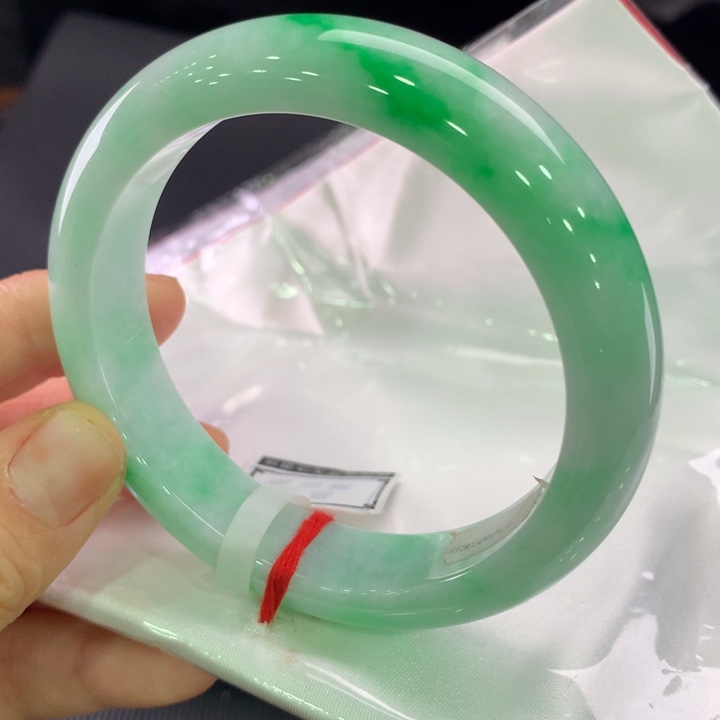 翡翠未镶嵌手镯正圈61