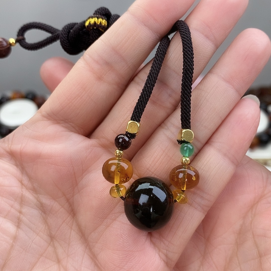 琥珀未镶嵌裸石琥珀