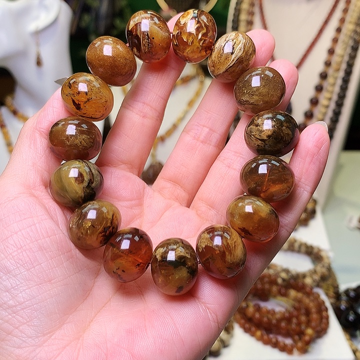 琥珀裸石未镶嵌舒*抚顺琥珀