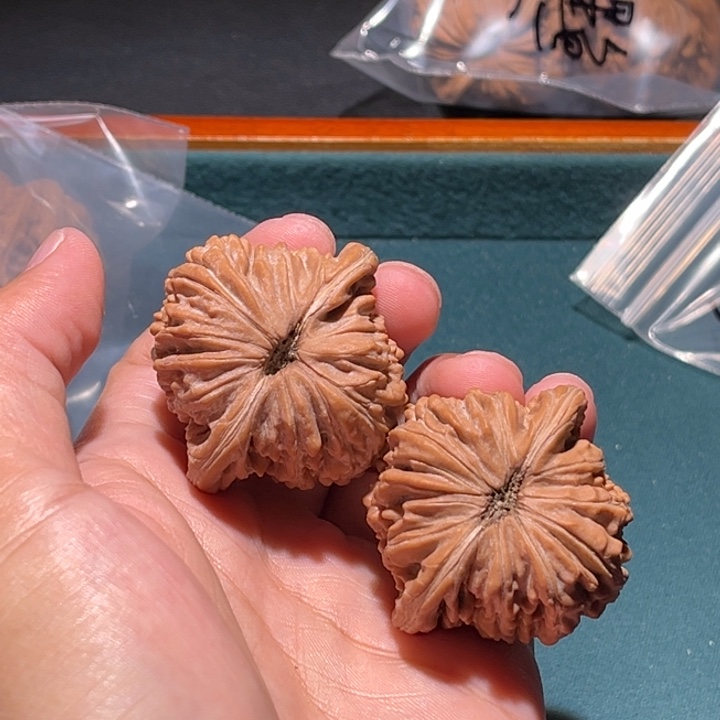 阿***宁把件文玩核桃42楼子毕业对