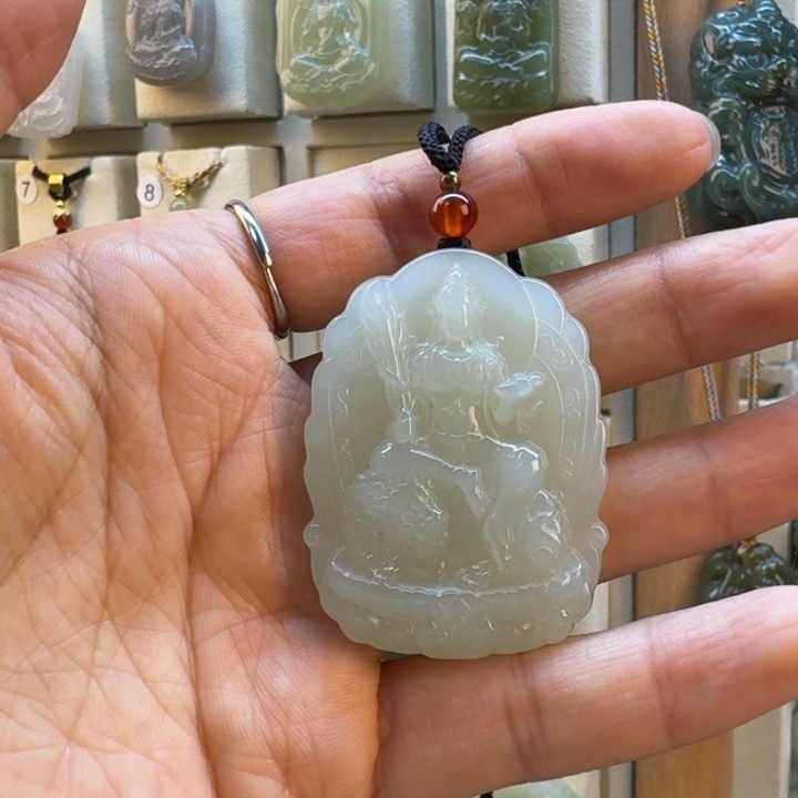 k***k和田玉未镶嵌颈饰