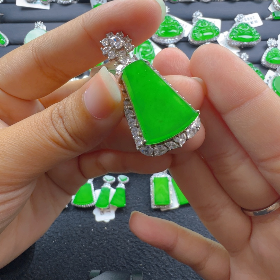 翡翠银S925镶嵌颈饰