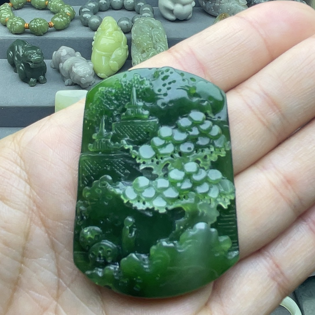 福***堂和田玉未镶嵌颈饰