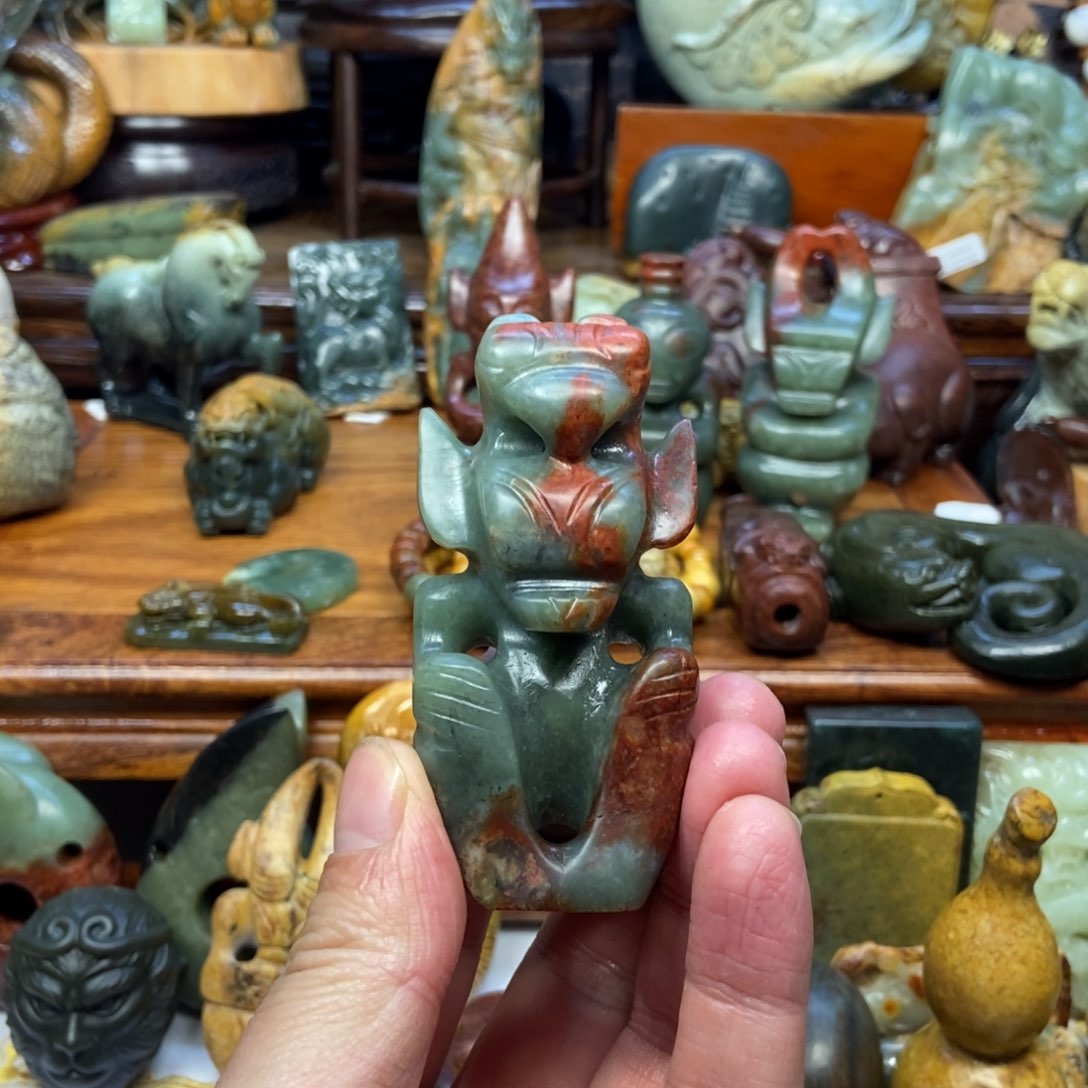 岫岩河磨玉（透闪石质玉）把件未镶嵌不***名