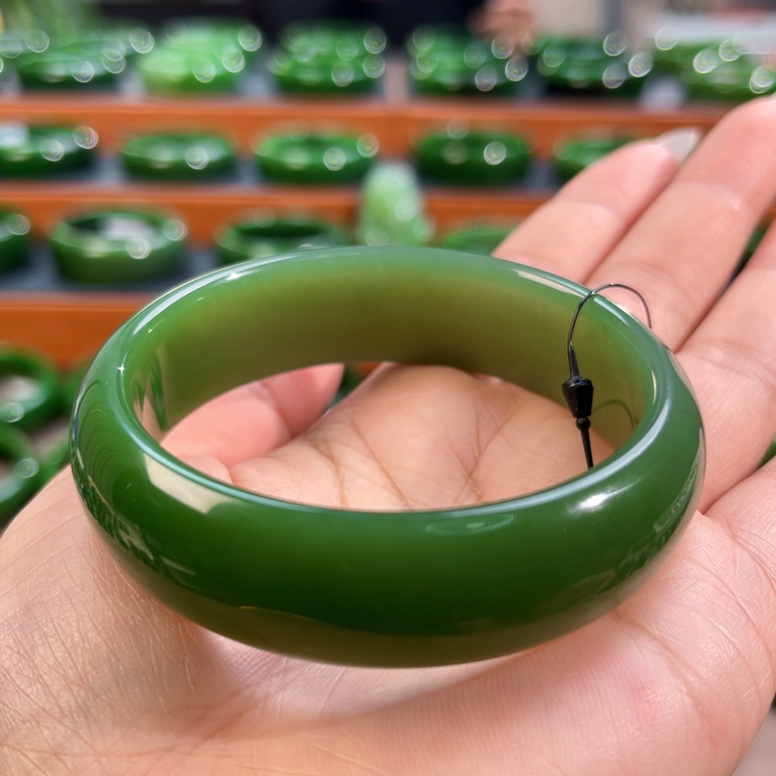 未镶嵌手镯和田玉5556