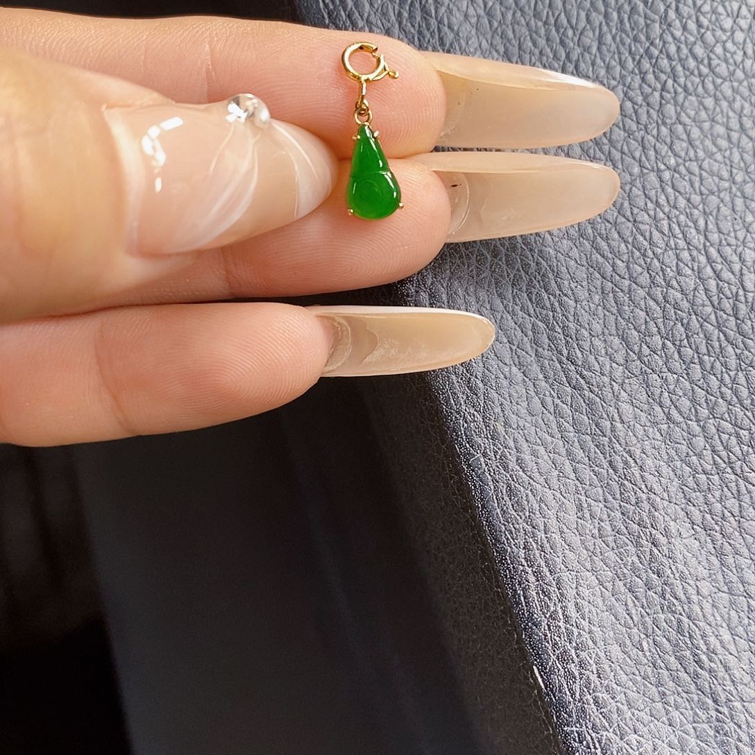 翡翠18K金镶嵌颈饰翡翠