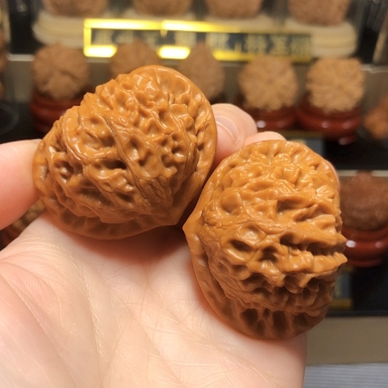 精品无药桃心宫灯