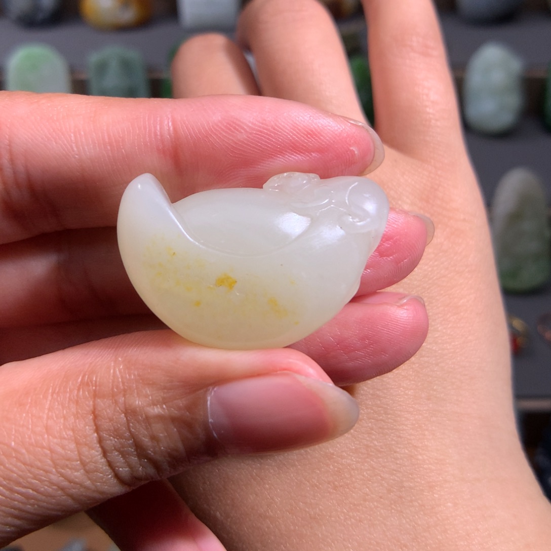 和田玉颈饰未镶嵌战**胜