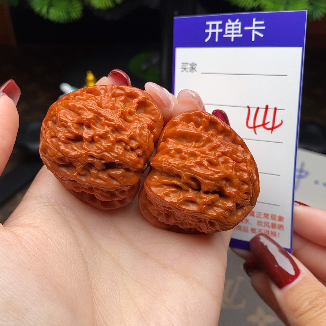 文玩核桃吊坠40三角白44