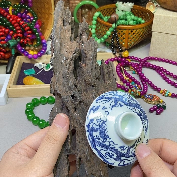 瓷片不会吧不会吧哈哈