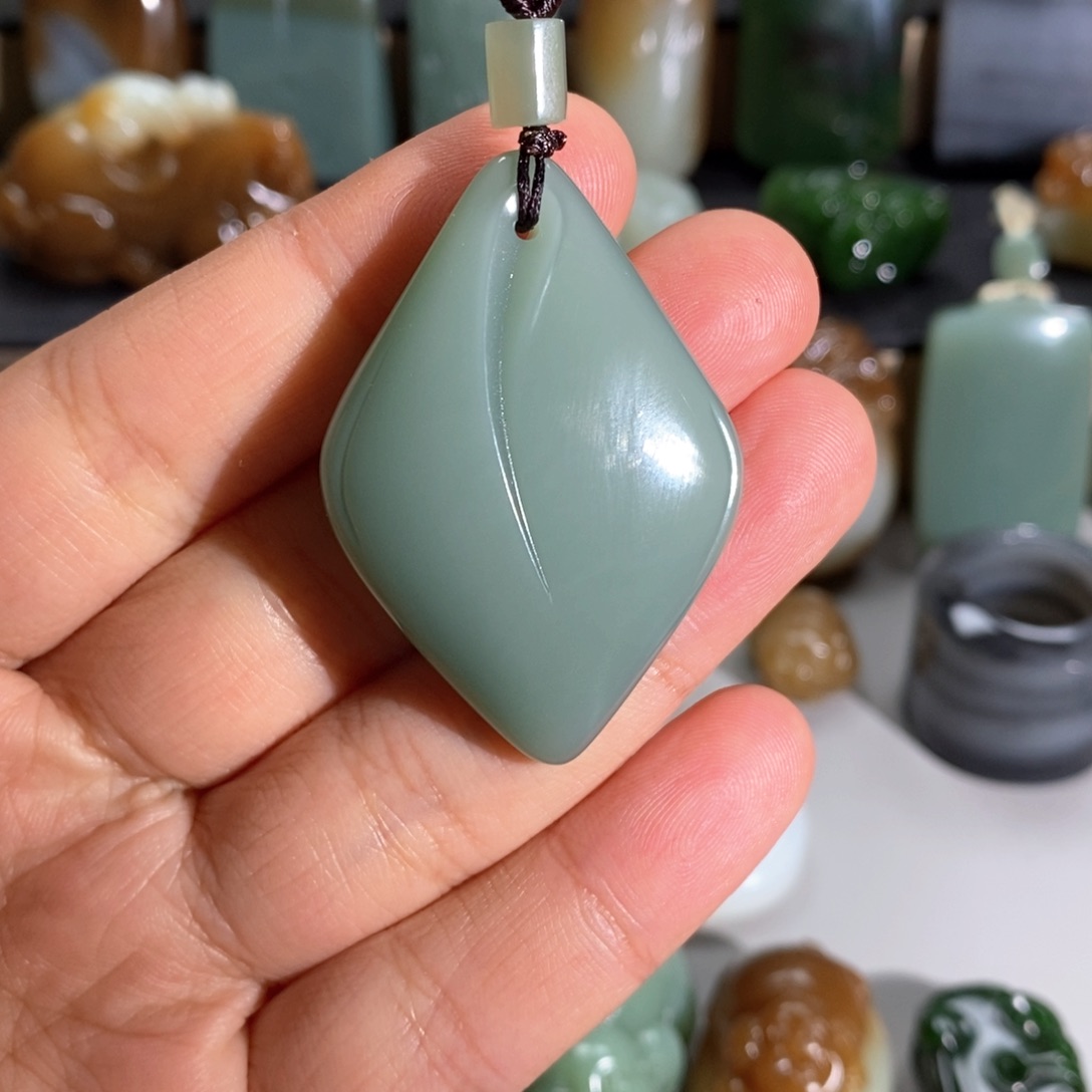 和田玉未镶嵌挂件