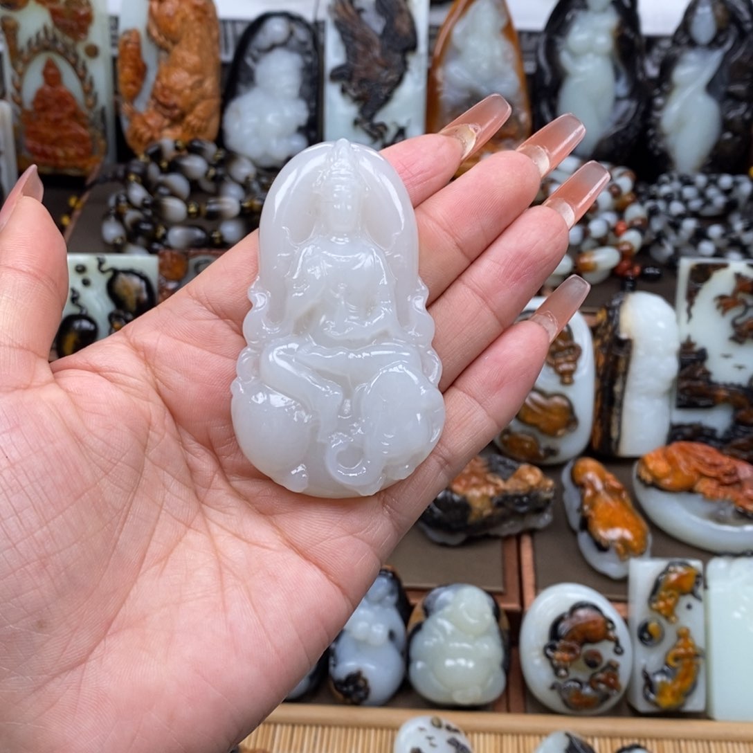 颈饰未镶嵌和田玉