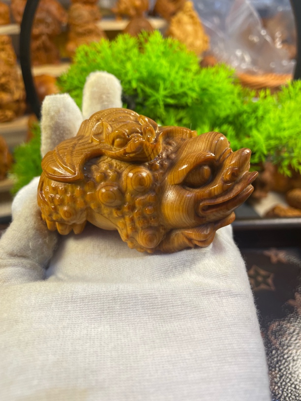 太行陈化崖柏金蟾背福手把摆件