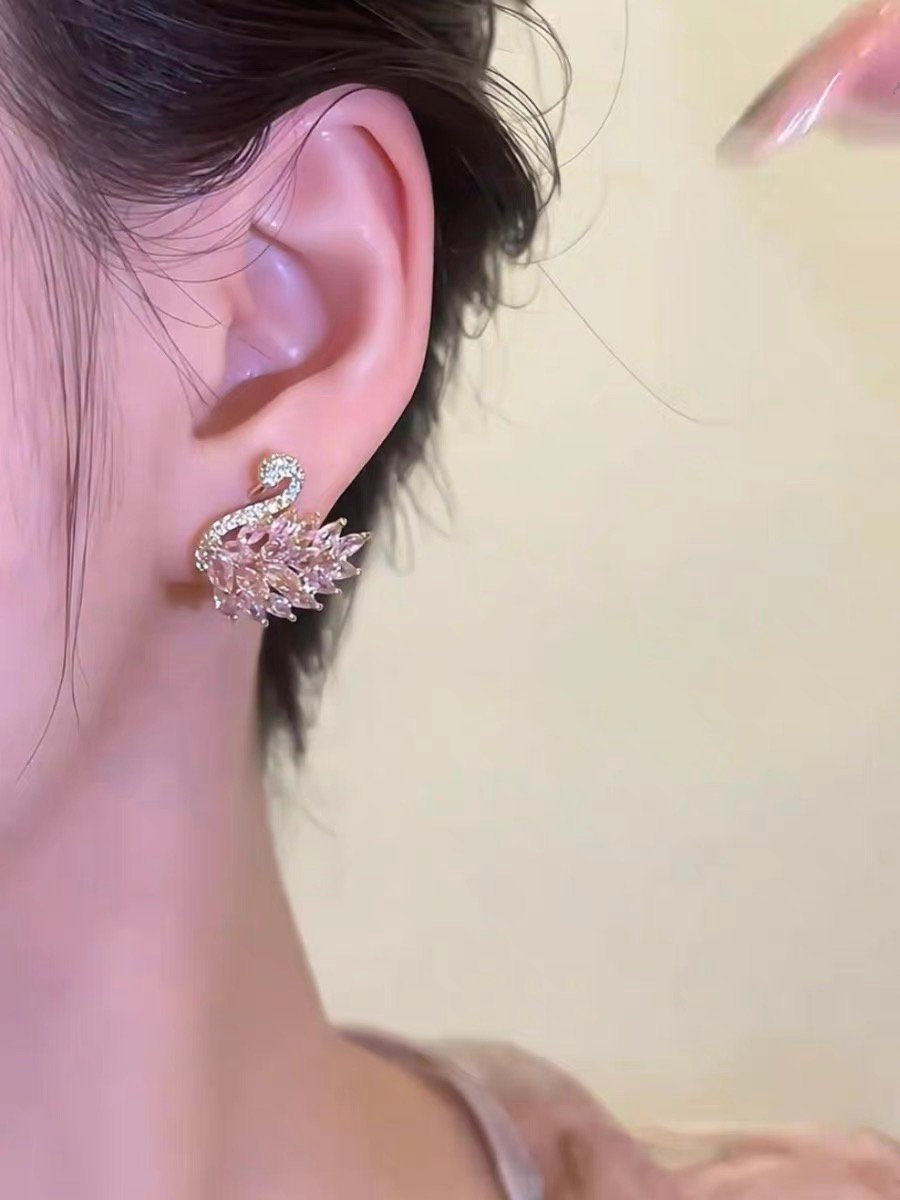 铜合金锆石耳饰 奢华天鹅满钻银针时尚百搭新款天鹅微镶耳饰030