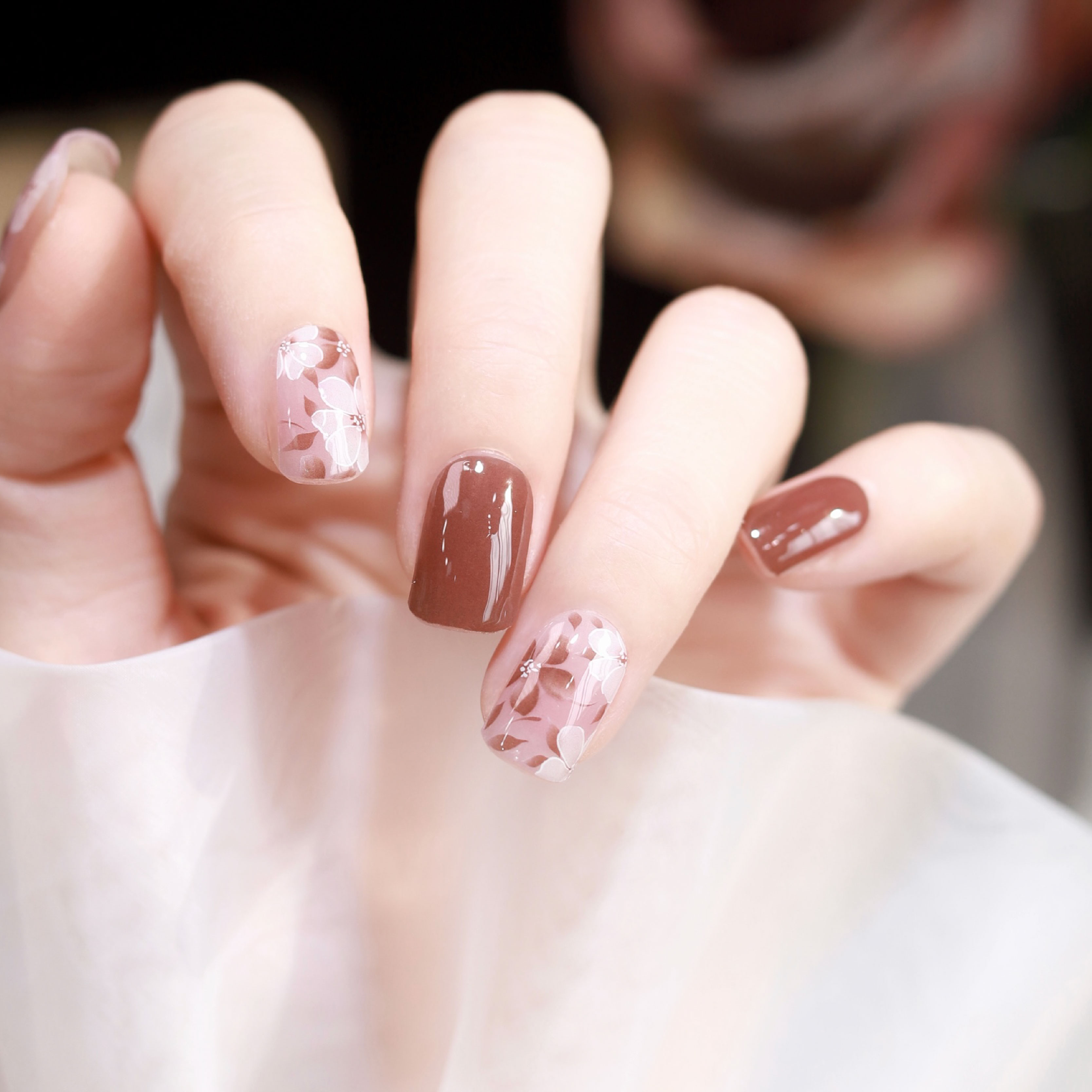 【落落人间】美甲贴纸温柔持久防水免封层成品甲油膜非穿戴甲