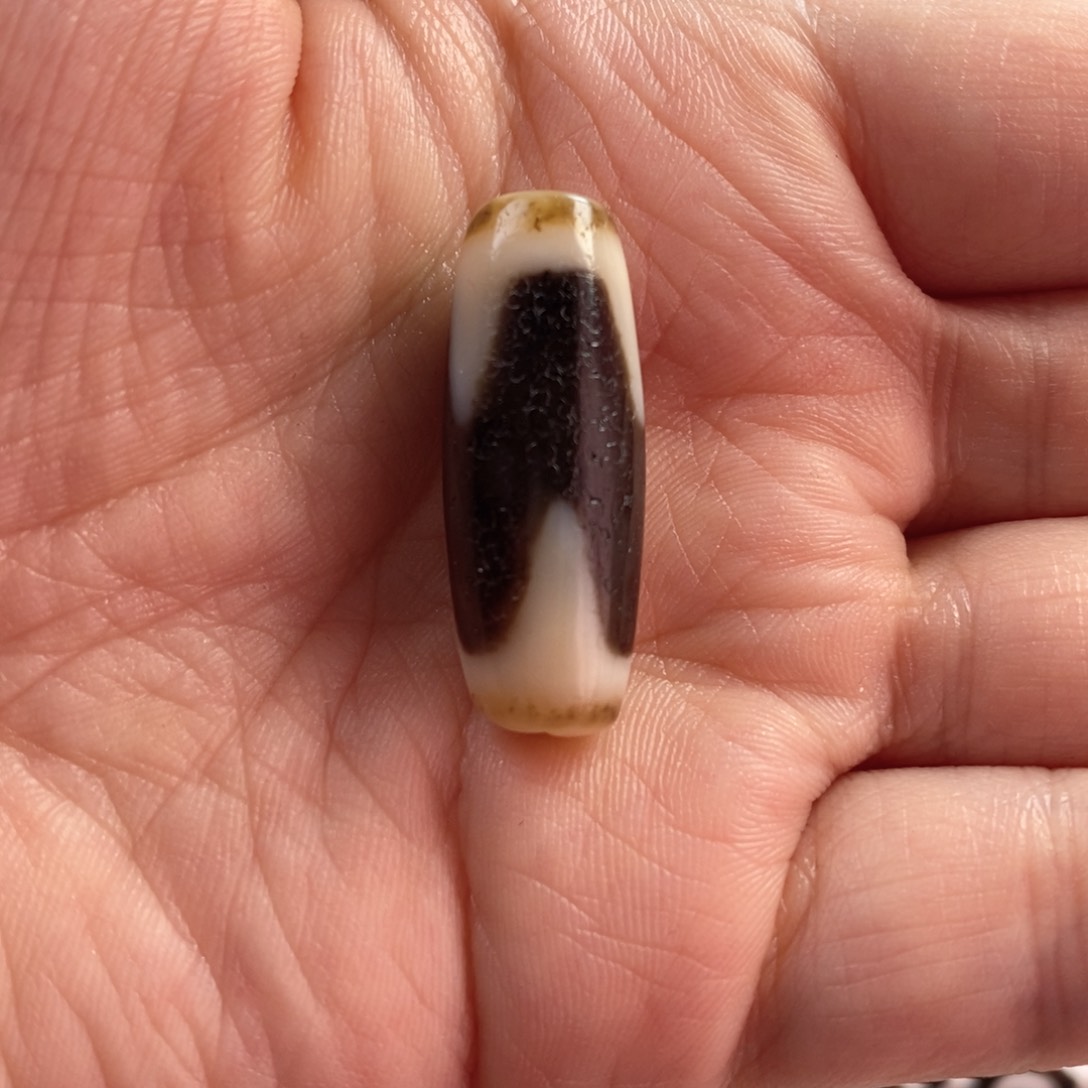 玛瑙/玉髓颈饰未镶嵌花****?