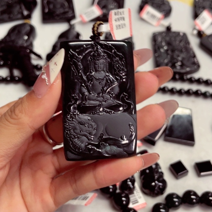 颈饰未镶嵌翡翠٩****）