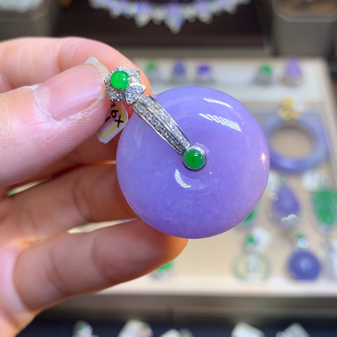 翡翠18K金镶嵌颈饰