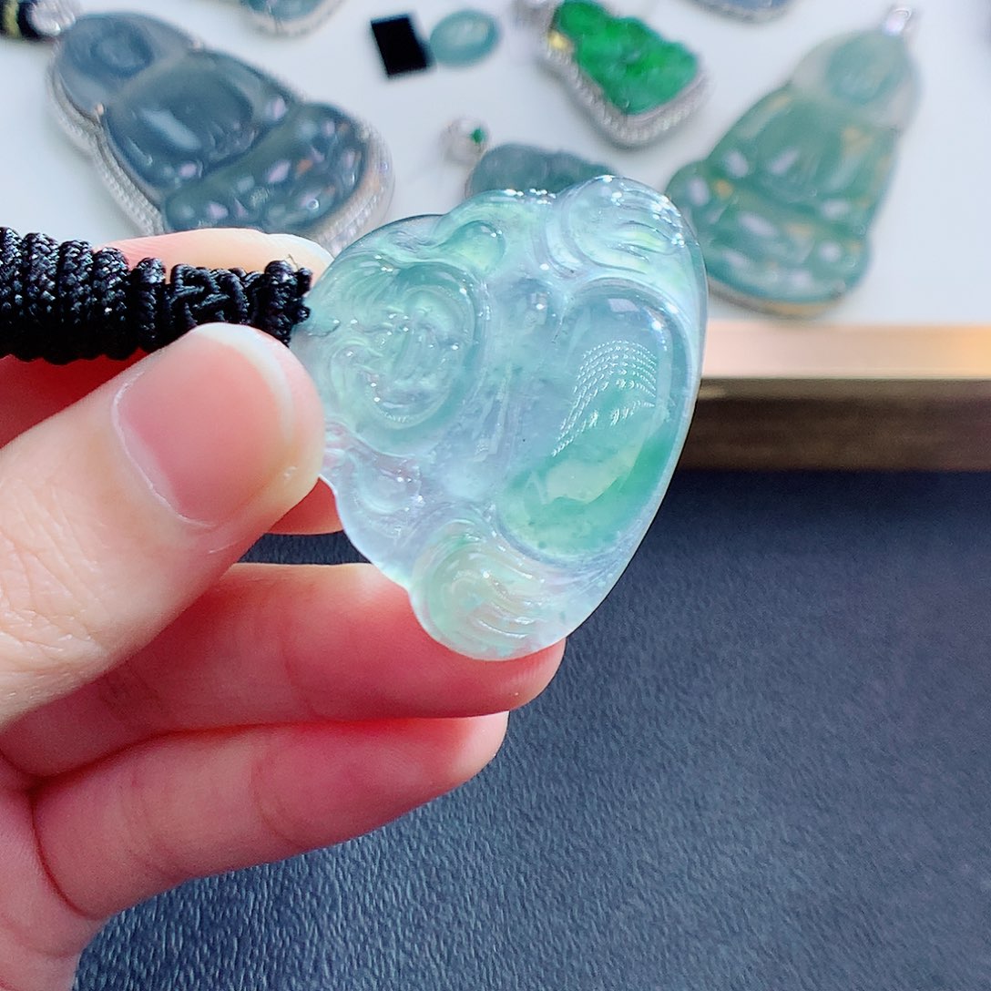翡翠颈饰未镶嵌翡翠