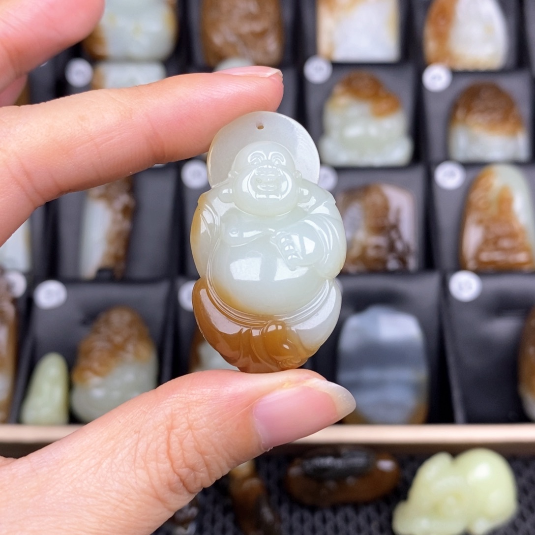 和田玉颈饰未镶嵌墨*潼