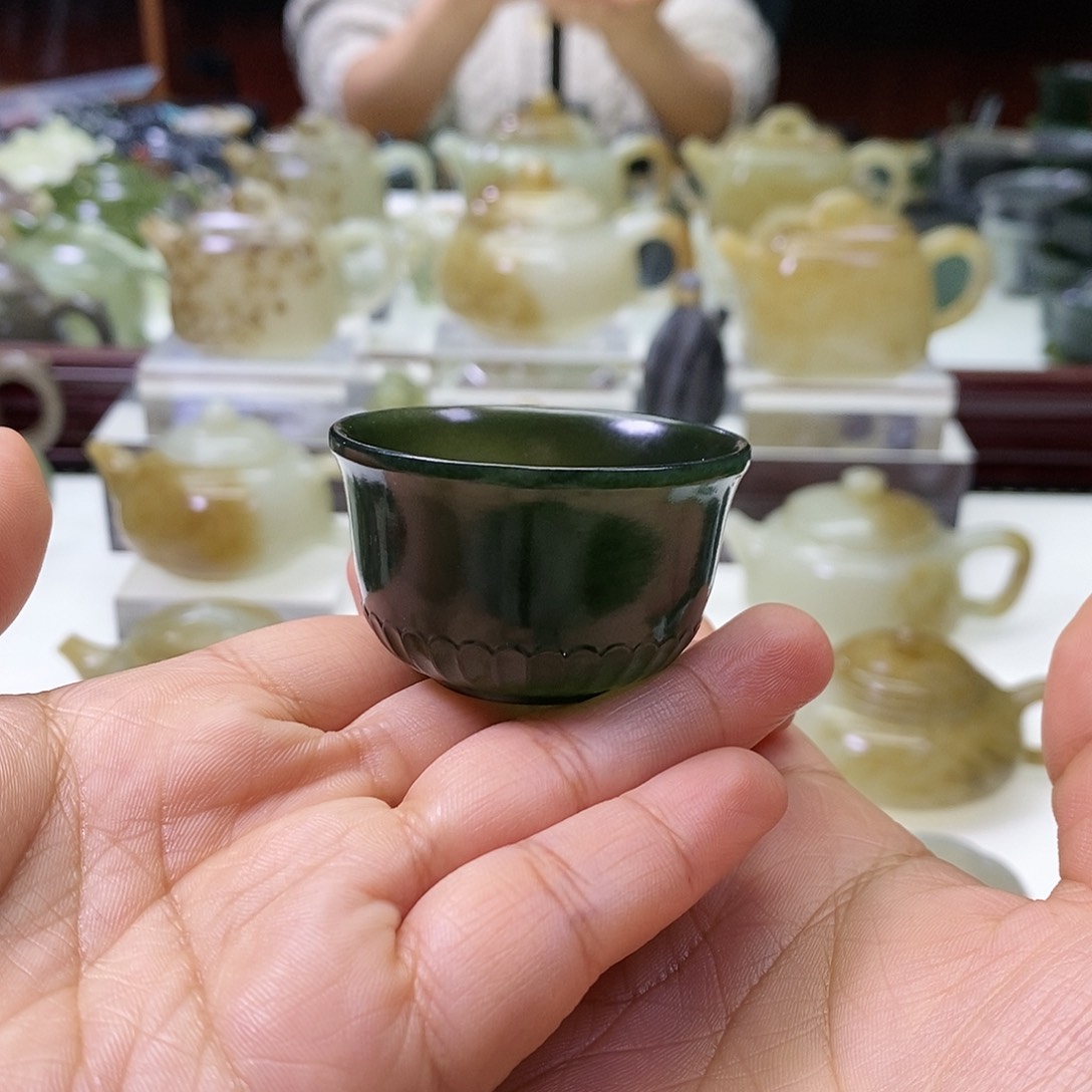 和田玉杯子未镶嵌