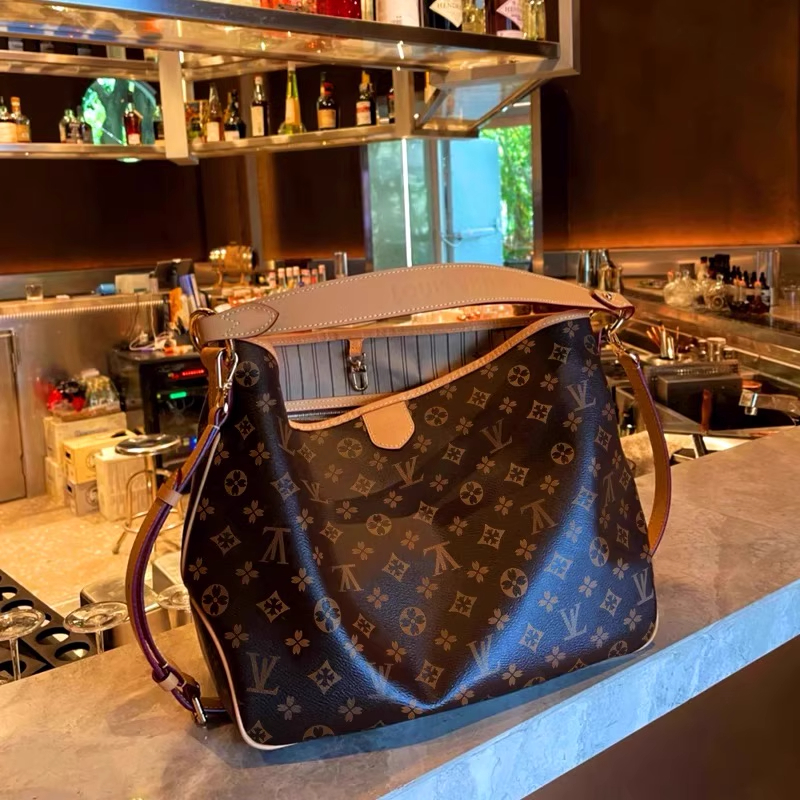 香港正品精选轻奢2025新款轻奢女包真皮中古购物袋单肩大包托特包