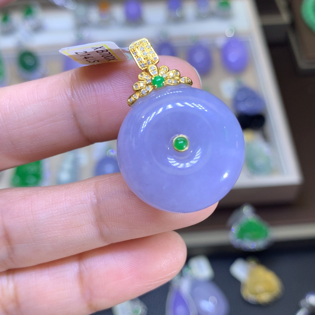 翡翠颈饰18K金镶嵌翡翠