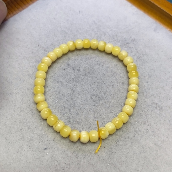 蜜蜡裸石未镶嵌手串