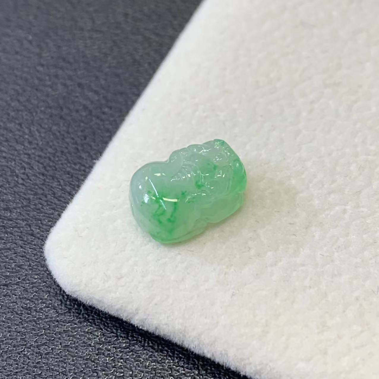 【金鑫】翡翠冰胶飘绿貔貅戒面裸石*冰润貔貅缅甸翡翠A货俏色