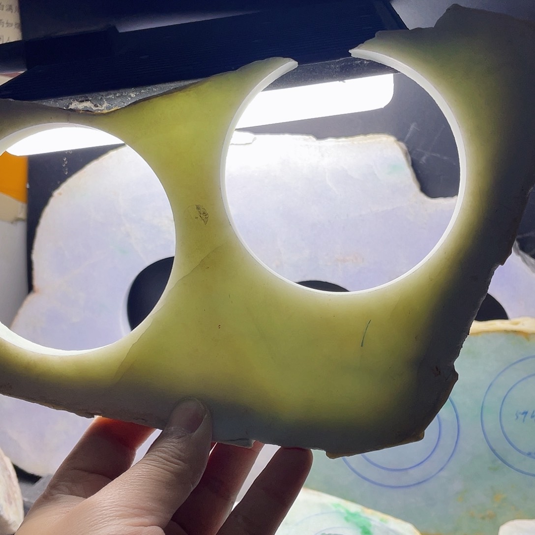 翡翠颈饰未镶嵌毛料108