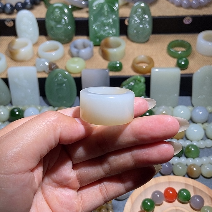 和田玉戒指未镶嵌