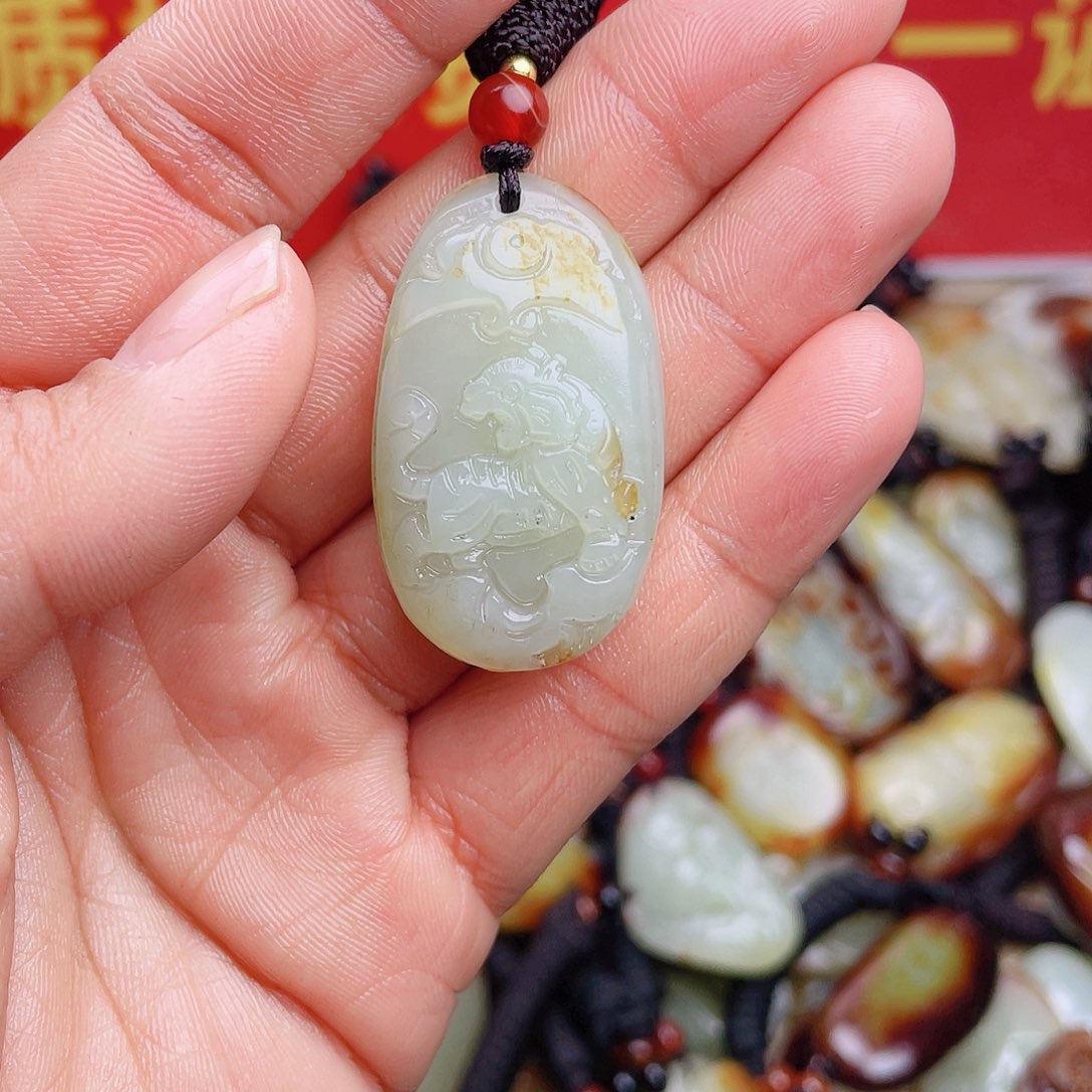 和田玉颈饰未镶嵌