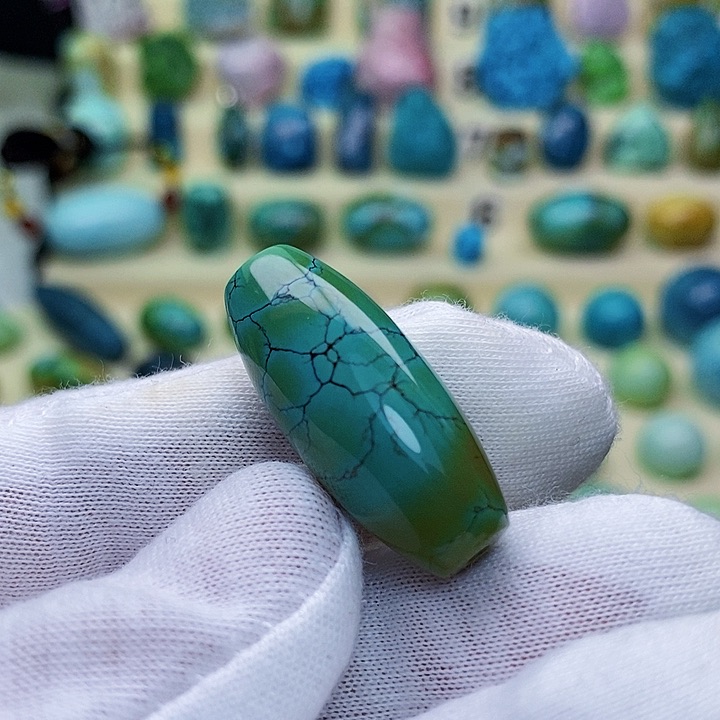 绿松石配饰未镶嵌