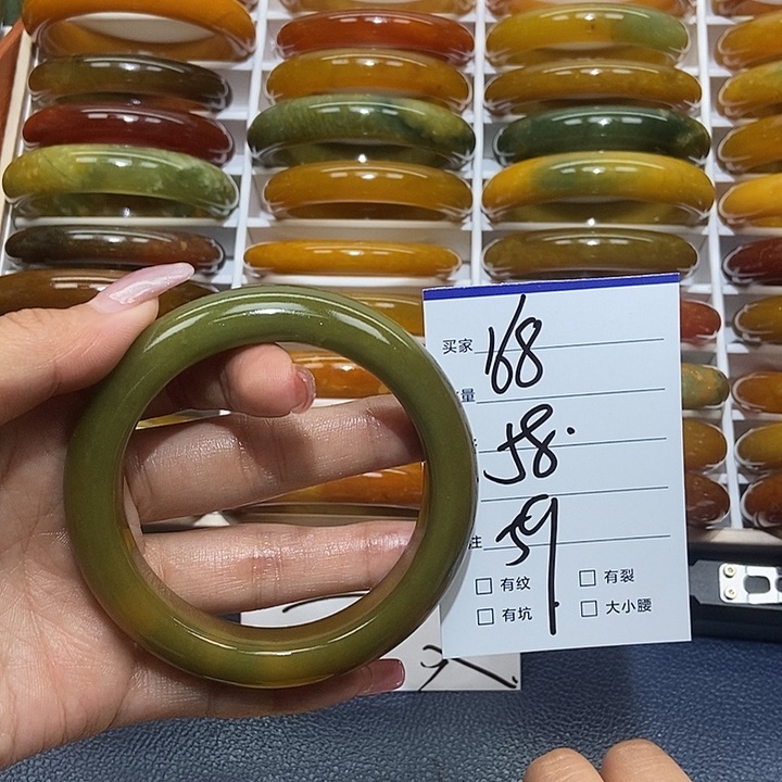 蛇纹石玉未镶嵌手镯花*